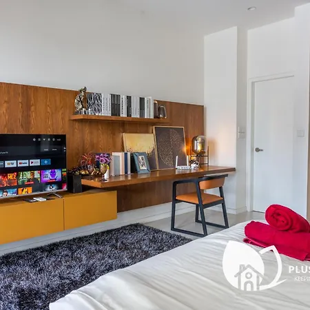 Highpark Suites At Petaling Jaya, Kelana Jaya By Plush Exterior photo