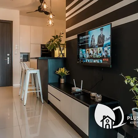 Highpark Suites At Petaling Jaya, Kelana Jaya By Plush Exterior photo