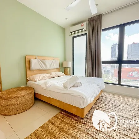 Highpark Suites At Petaling Jaya, Kelana Jaya By Plush Exterior photo